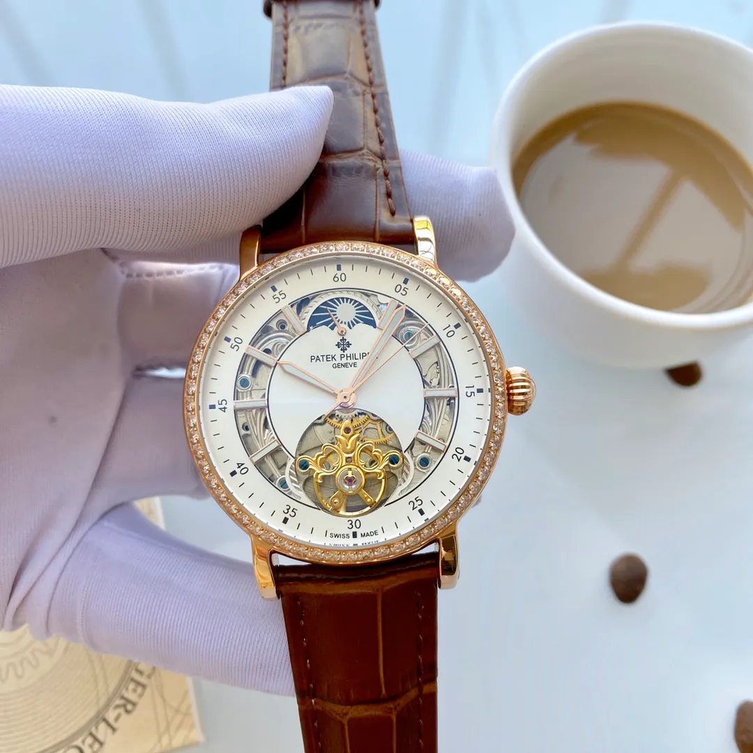 【Foreign Trade Import】💰1720! Patek Philippe (top quality, outstanding debut) 🎉🎉 [Type]: Fine men's watch (top) exquisite [Strap]: Genuine leather strap (durable) [Movement]: Top mechanical movement (stable) [Material]: Mineral super strong mirror (wear-resistant) Exquisite quality and generous style, excellent temperament, wise and exclusive [Size]: 43mm diameter, 12mm thick, hot sale! Welcome to reprint!